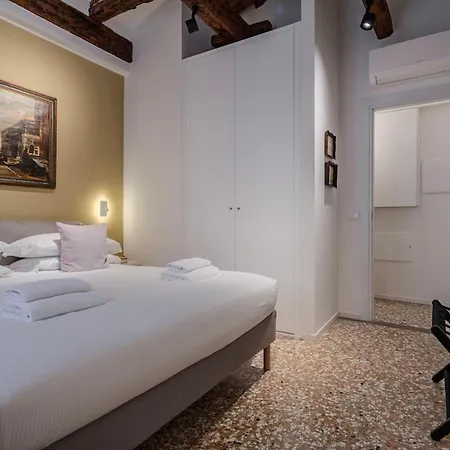 Private Terrace & Canal View Rialto Villa Venedig