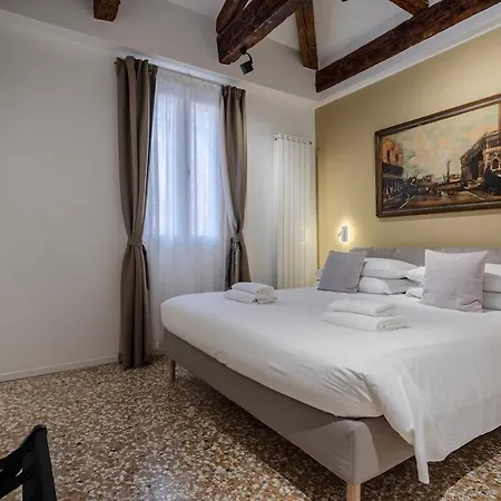 Private Terrace & Canal View Rialto Venedig