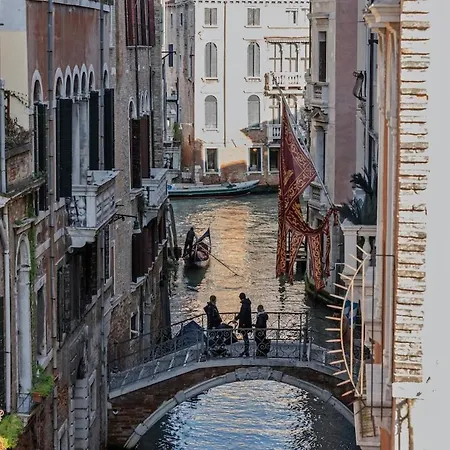 Private Terrace & Canal View Rialto Venedig